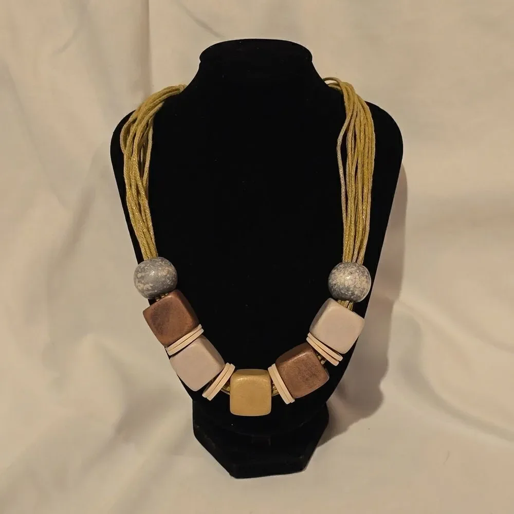 Necklace Wooden, NWOT!